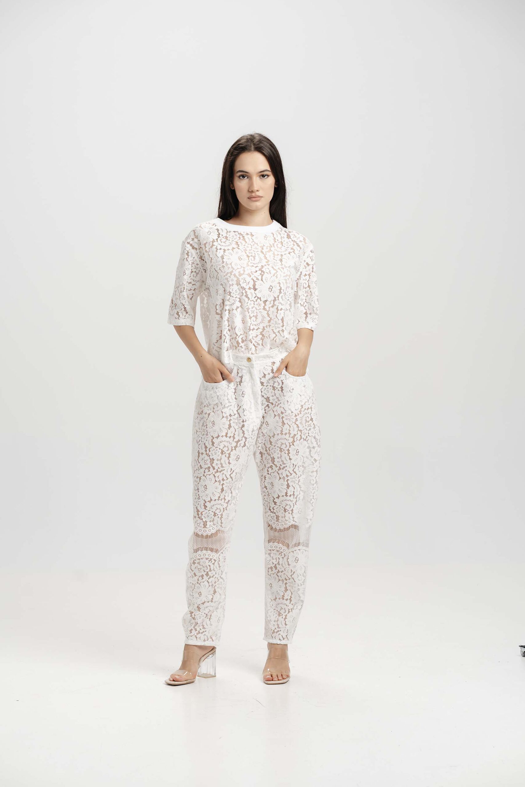 Pantaloni Barrel din dantela florala cu talie inalta si accente metalice